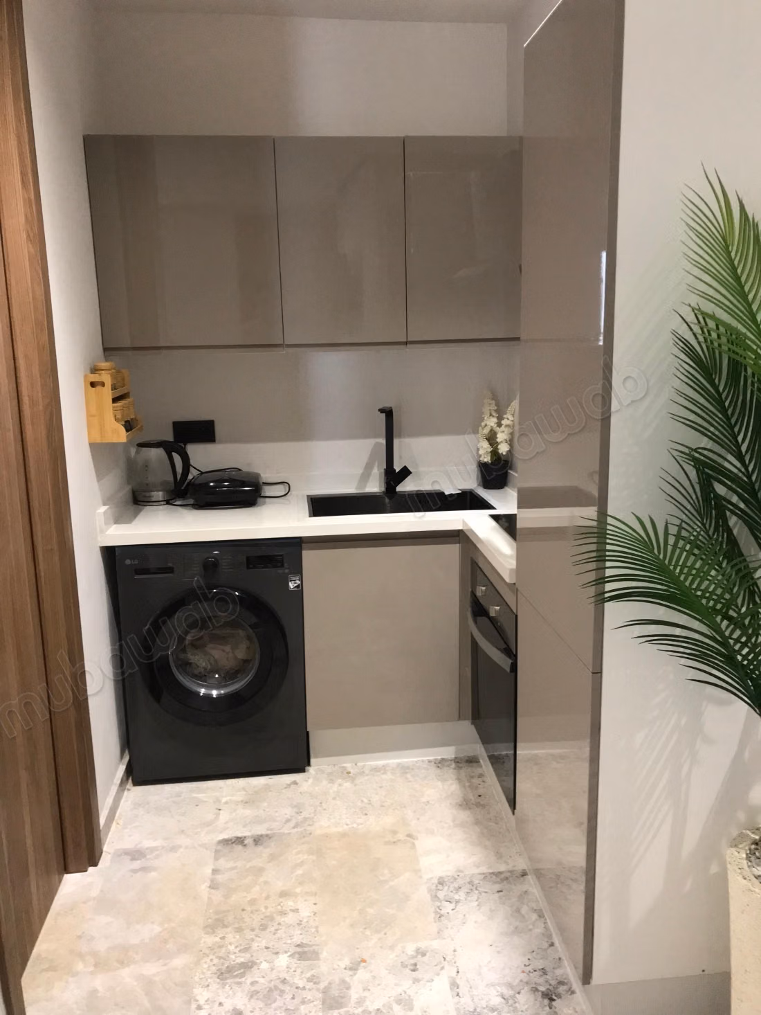 New furnished studio Abdelmoumen – parking, balcony