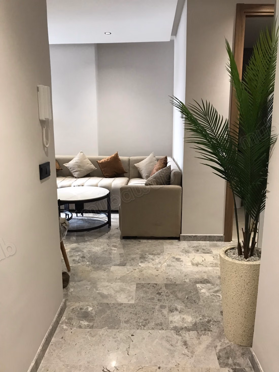 New furnished studio Abdelmoumen – parking, balcony