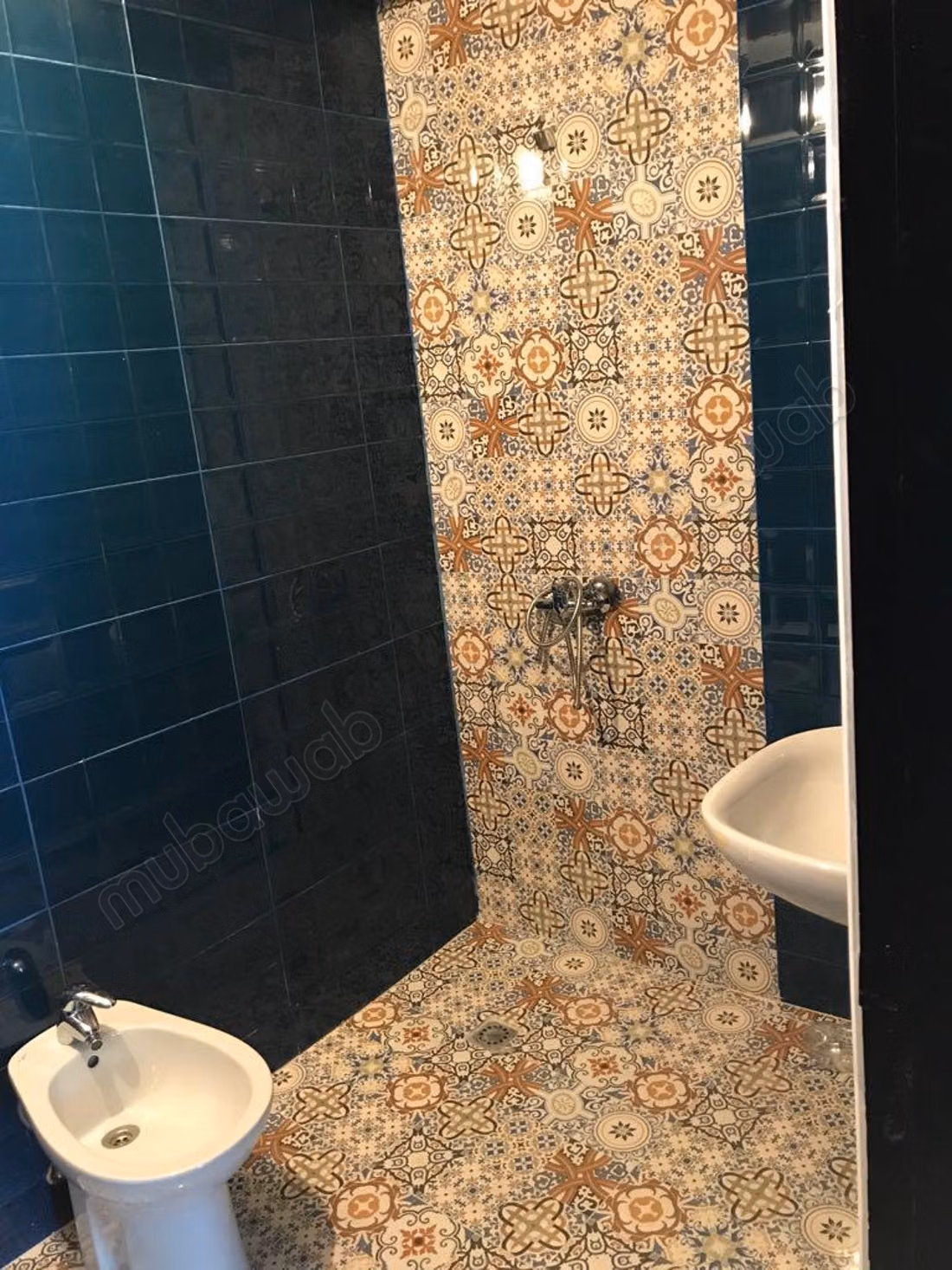 Superbe appartement 1 NOVEMBRE à louer à Route Nationale 
Assilah. 2 chambres. Système de parabole et résidence sécurisée