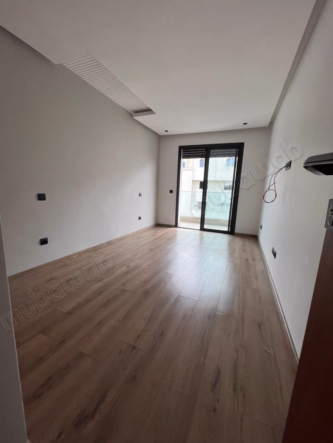 Bellissimo studio vuoto in Borgogna con una vista incantevole