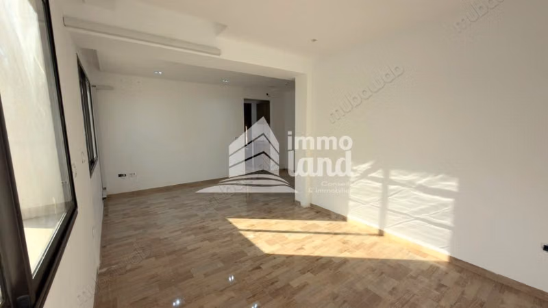 Bureau s2 de 60m2 a menzah 5