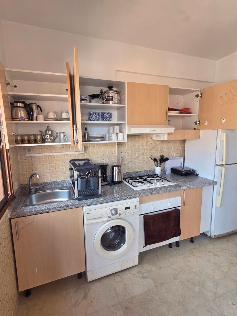 Appartements à louer à Al-Hara. 2 belles chambres. Avec ascenseur et balcon