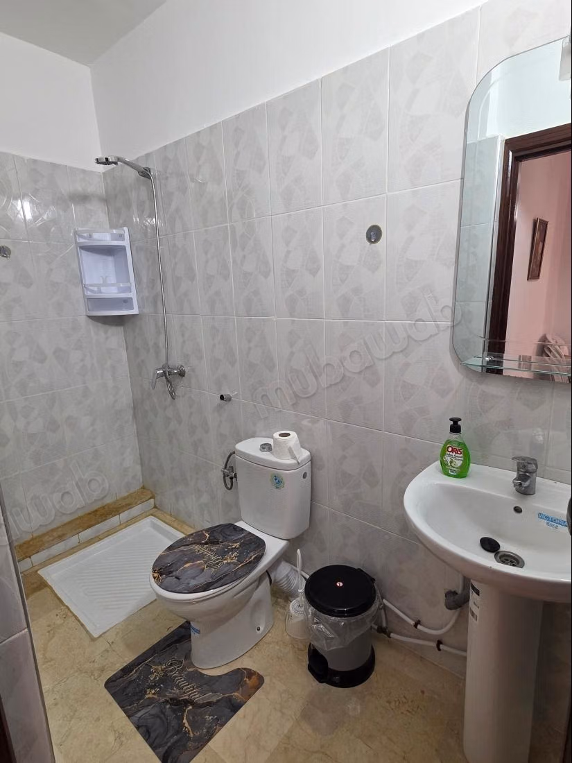 Appartements à louer à Al-Hara. 2 belles chambres. Avec ascenseur et balcon