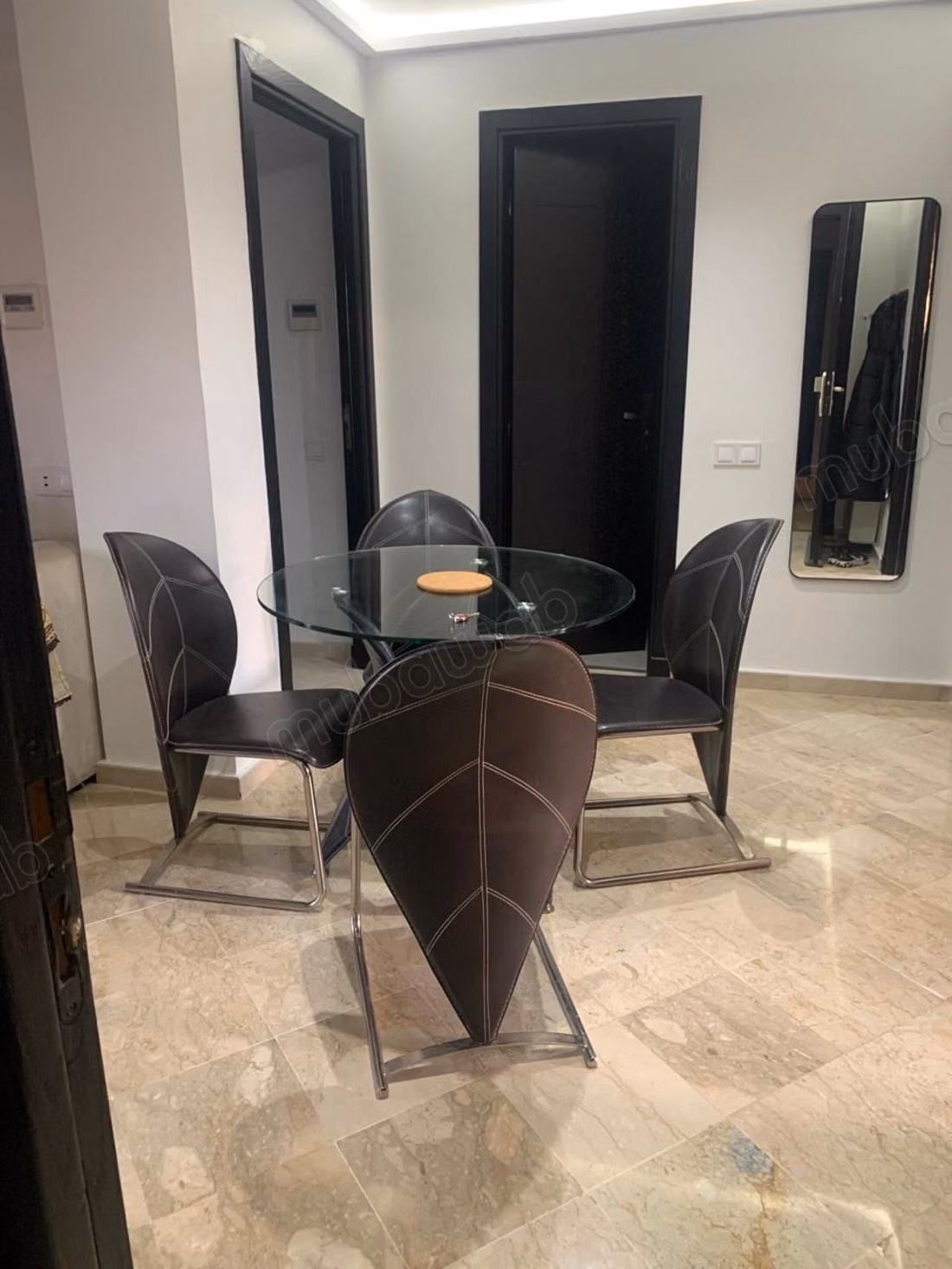 Location d'un appartement meublé, piscine