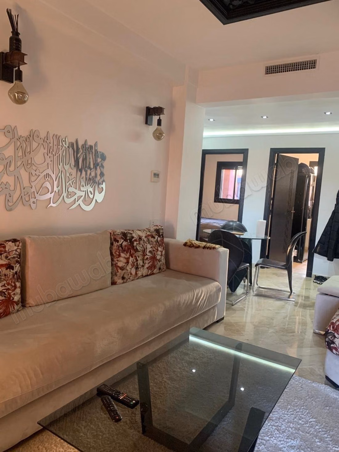Location d'un appartement meublé, piscine