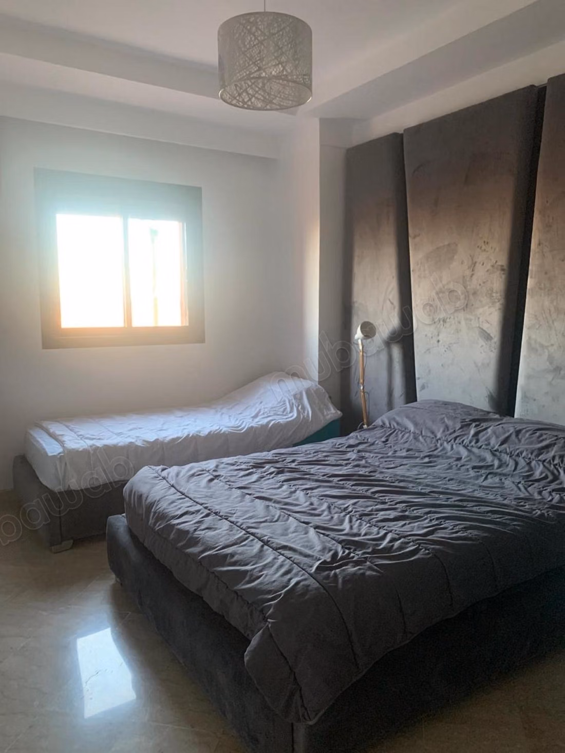 Location d'un appartement meublé, piscine