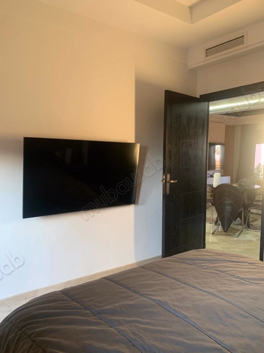 Location d'un appartement meublé, piscine