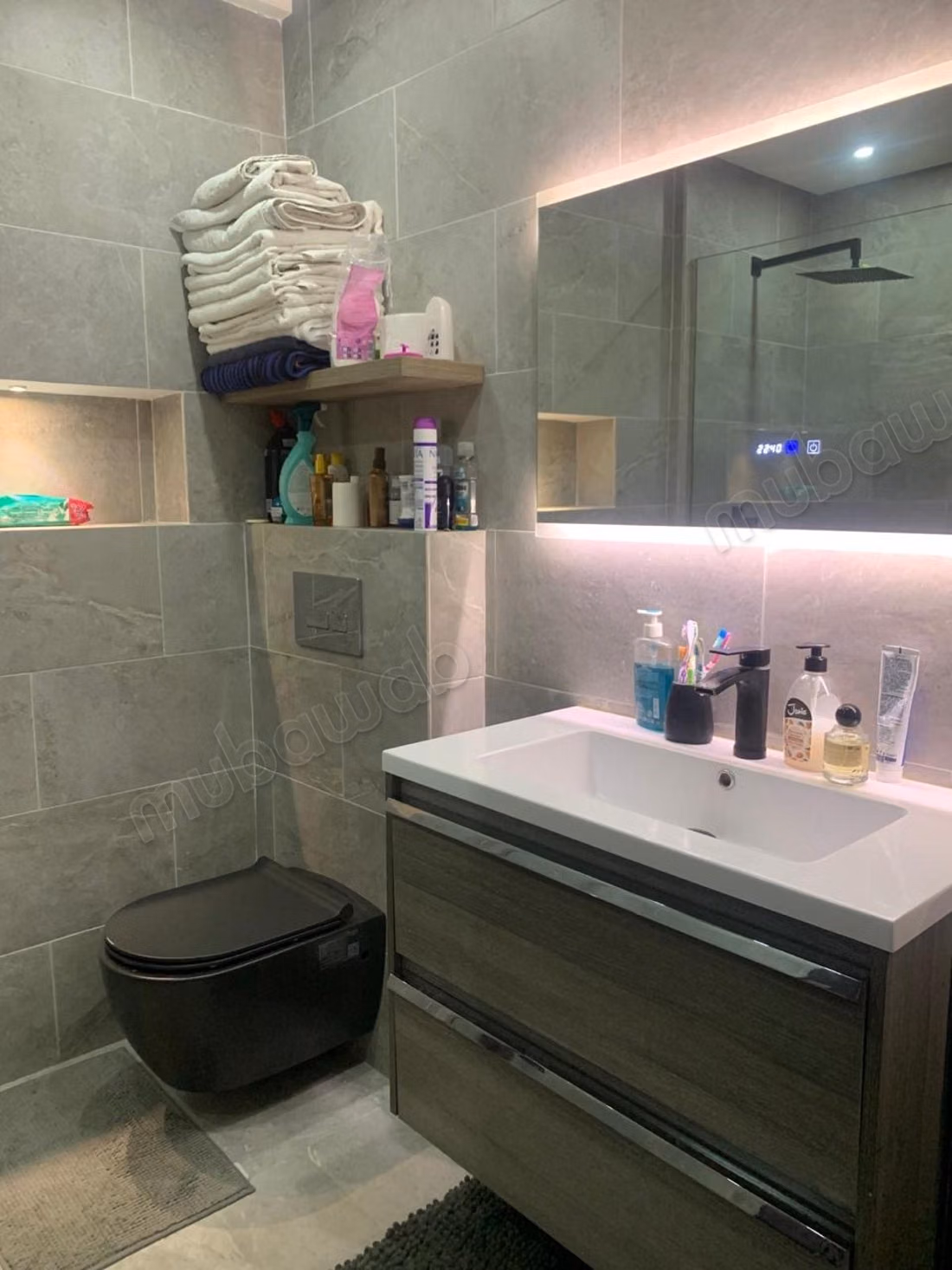 Location d'un appartement meublé, piscine