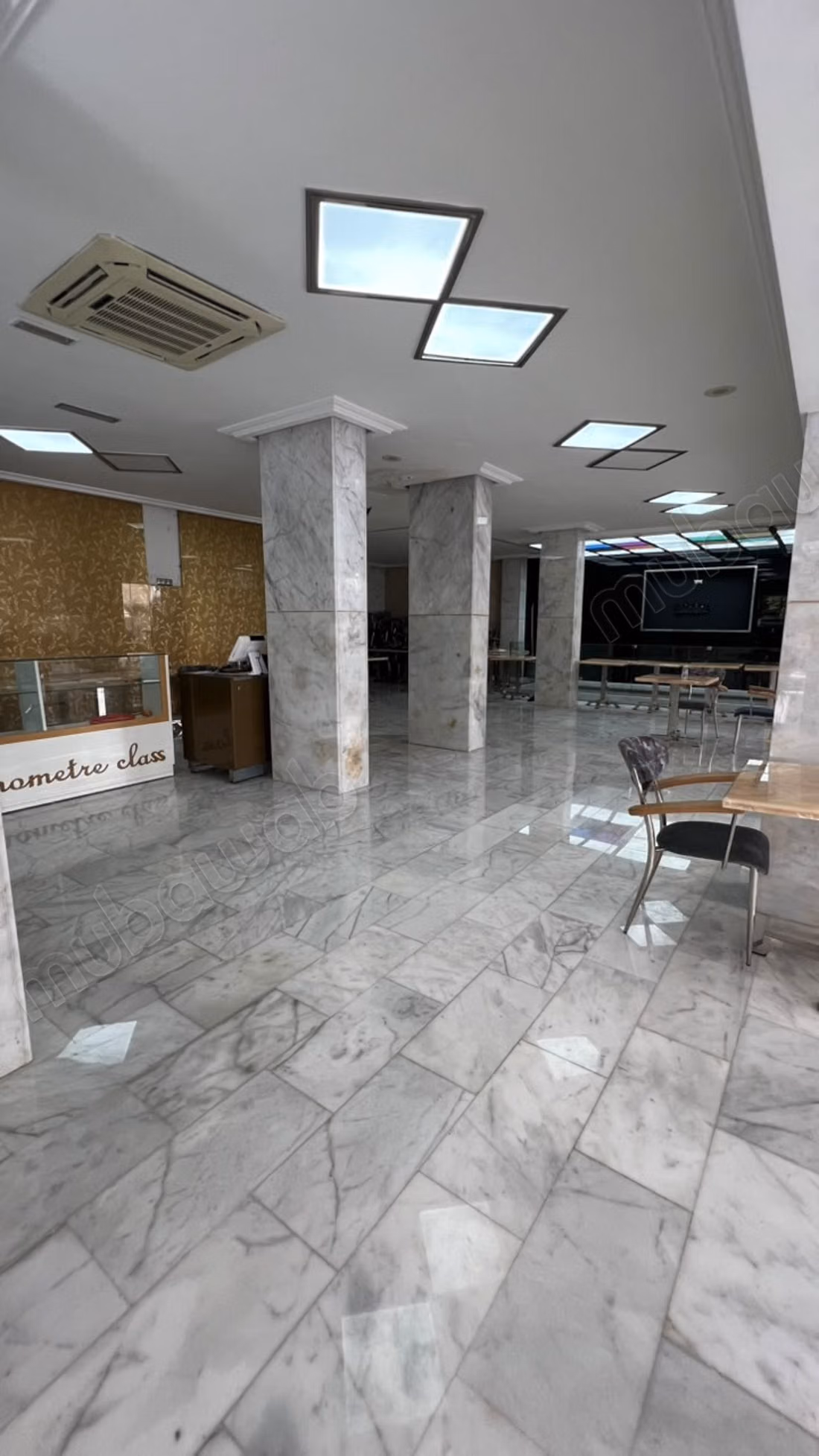 Local commercial Quartier Administratif