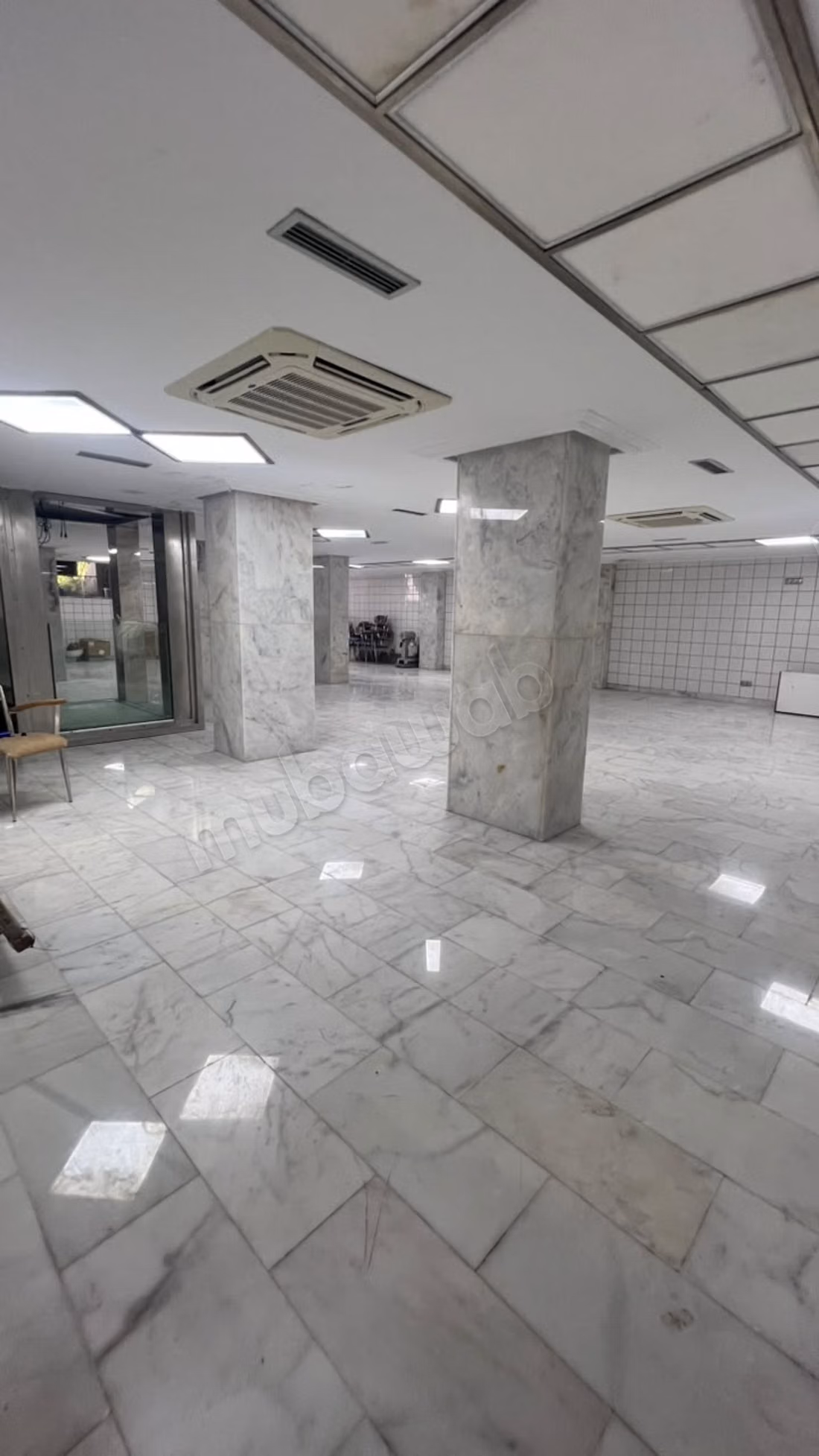Local commercial Quartier Administratif