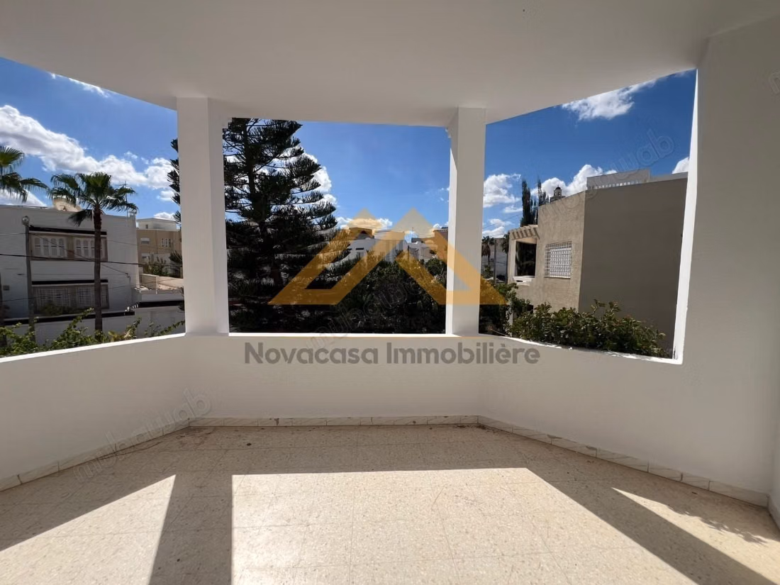 A louer villa avec jardin a sahloul 1