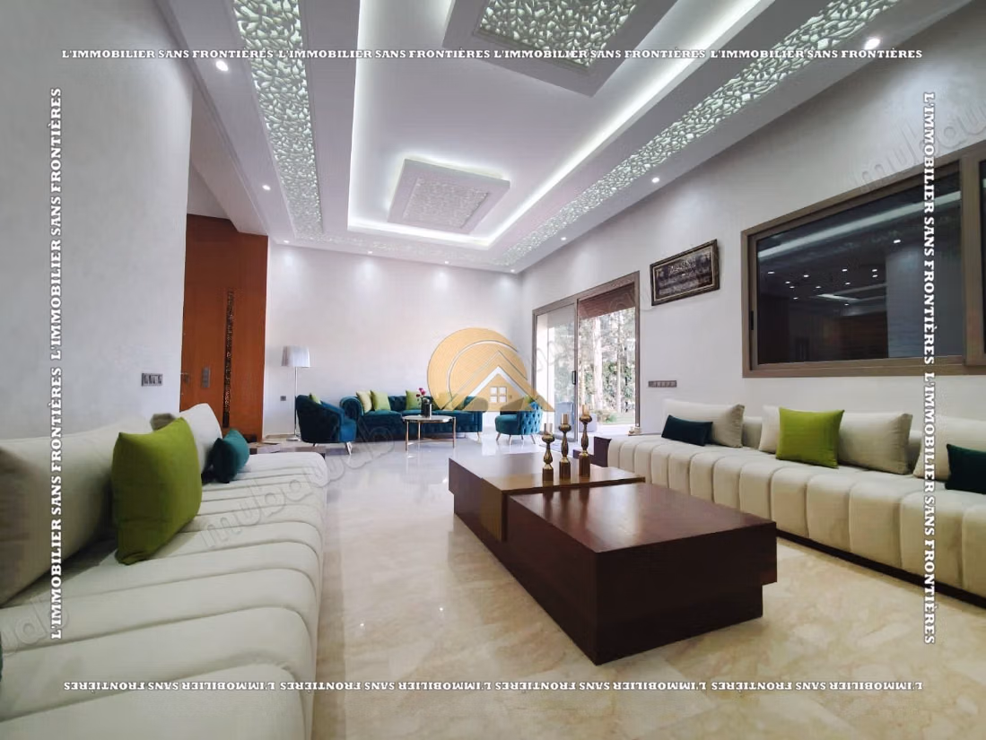 Villa meublée de 800 m² à louer à Targa – Grand jardin privé, piscine privée et beaux espaces de vie