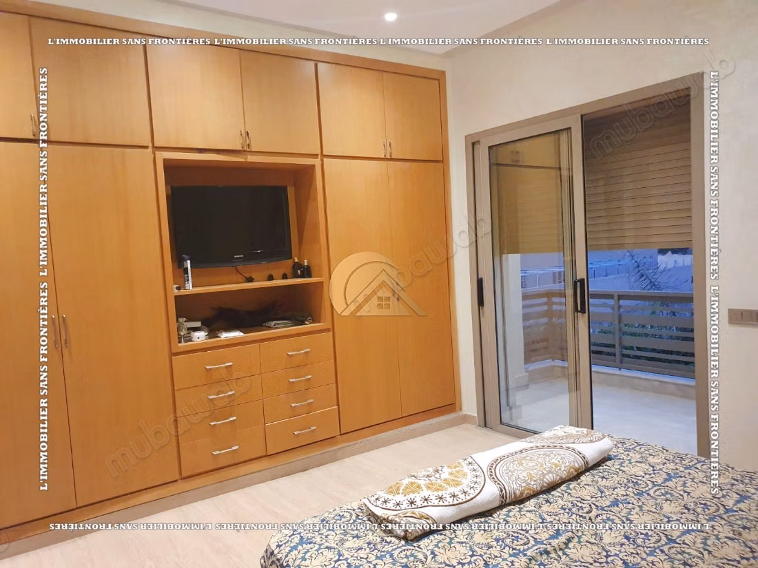 Villa meublée de 800 m² à louer à Targa – Grand jardin privé, piscine privée et beaux espaces de vie