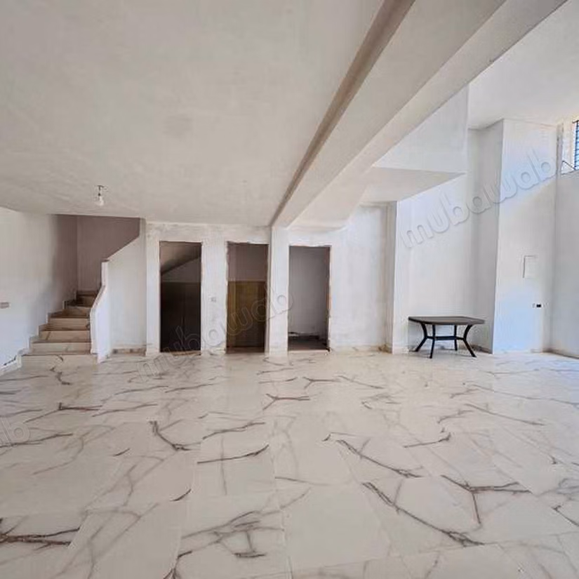 Local commercial à Vendre de 174.0 m² à Dar Bouazza,
Ben Abid