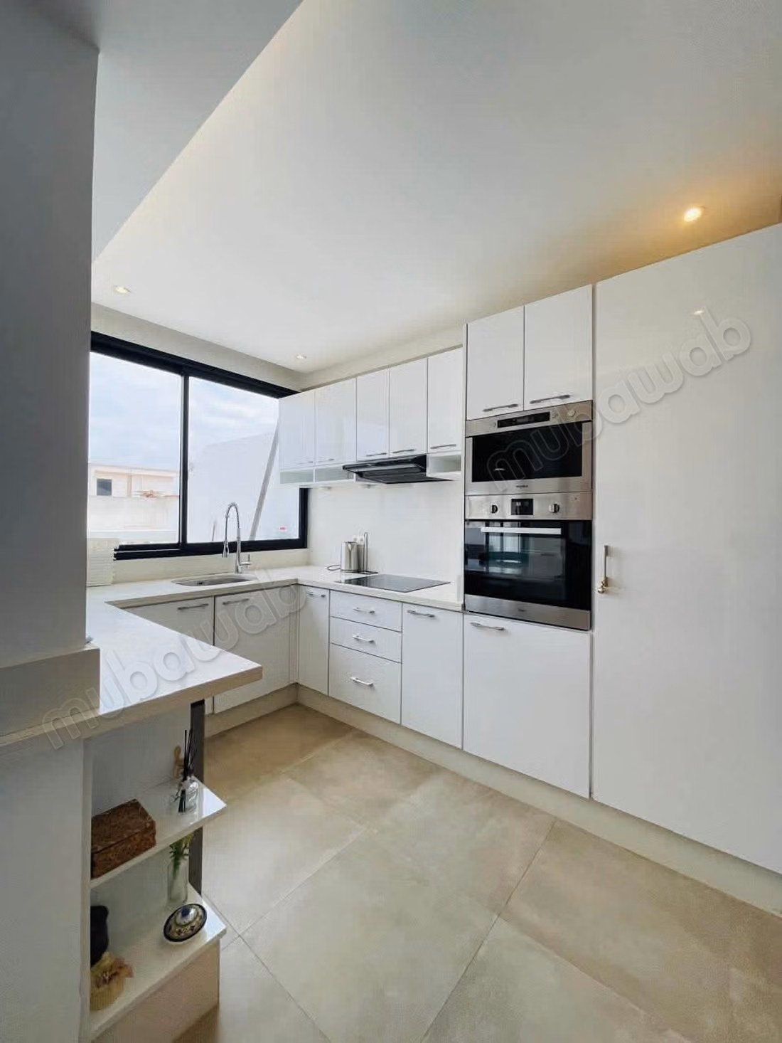 Appartement standing meublé avec terrasse a ha