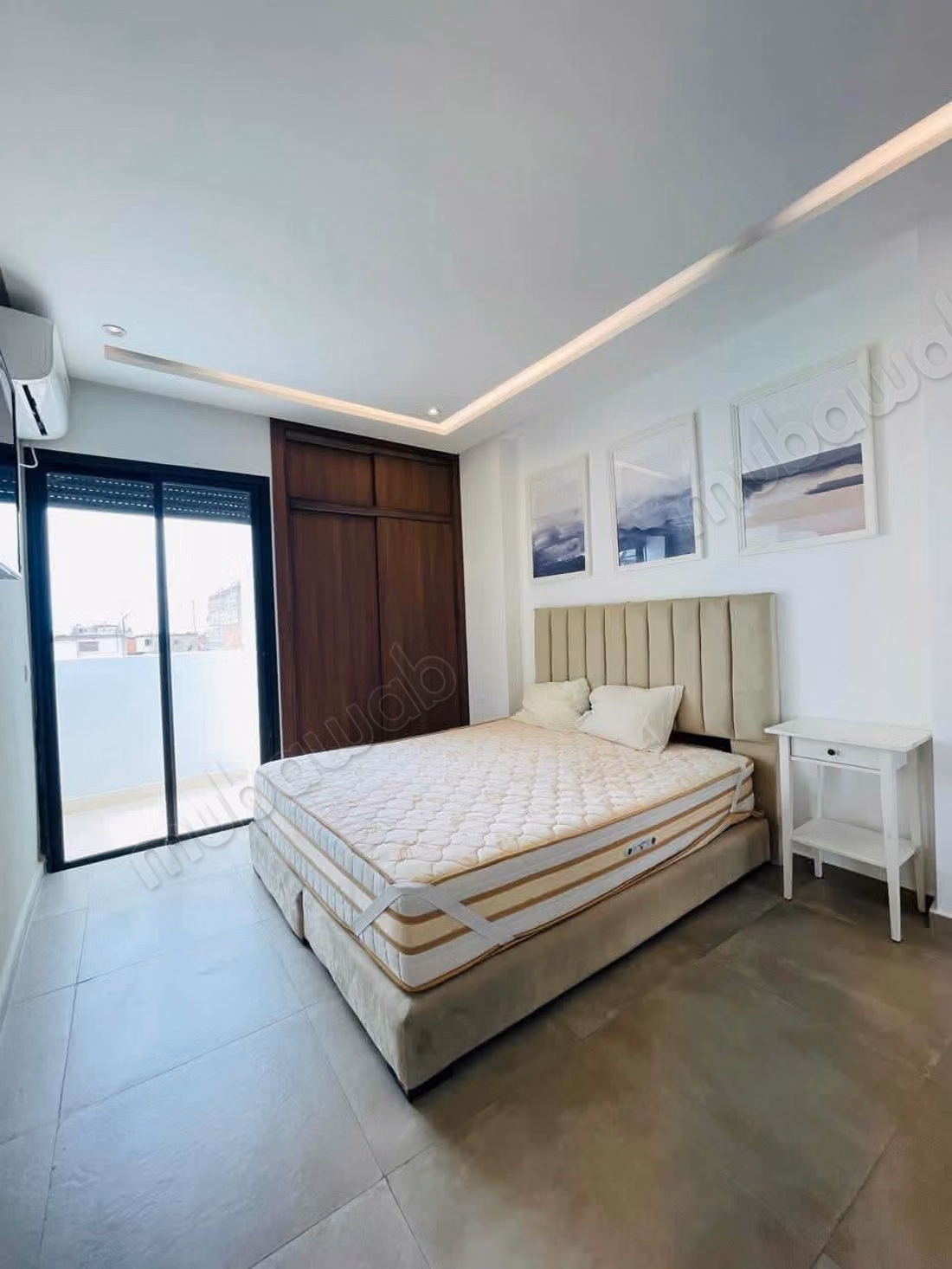 Appartement standing meublé avec terrasse a ha