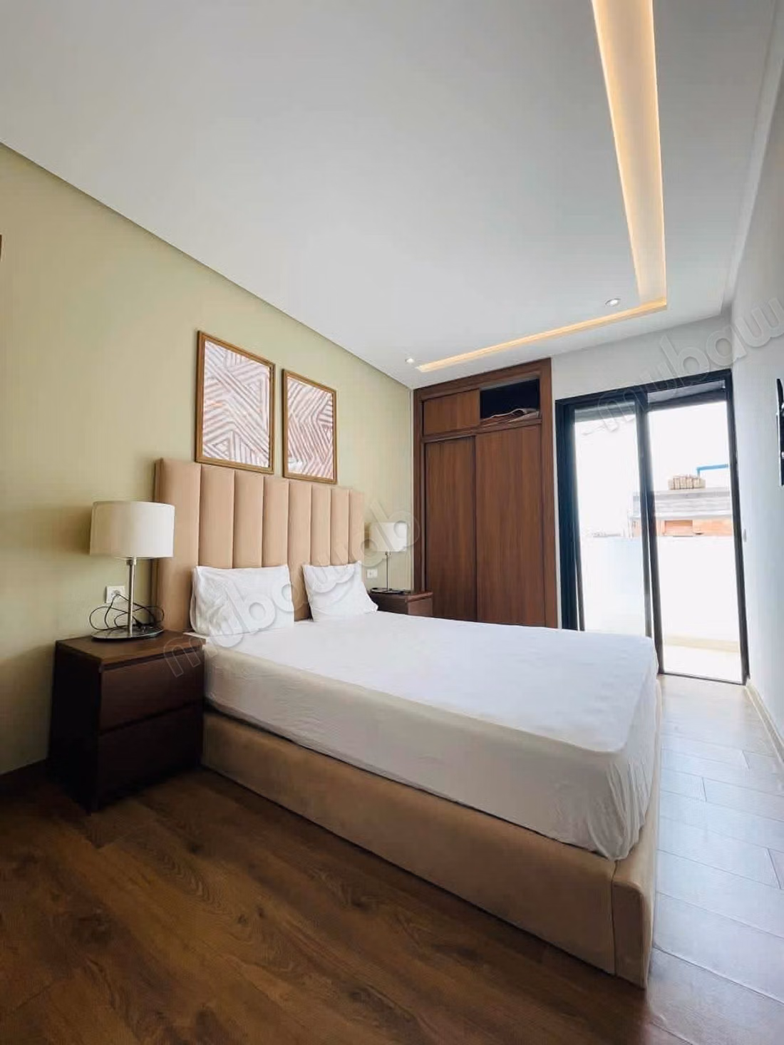 Appartement standing meublé avec terrasse a ha