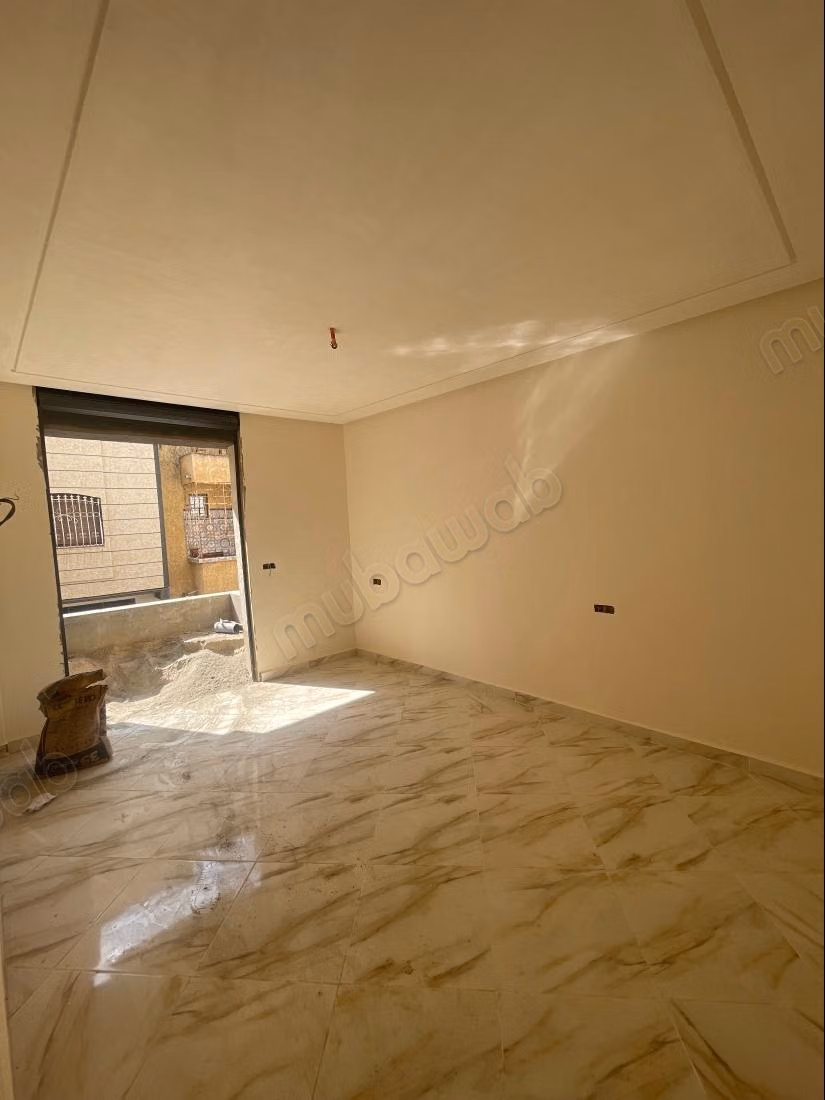 Apartment for sale in Sidi Allal El Bahraoui. 3 beautiful bedrooms. Traditional lounge, general satellite dish