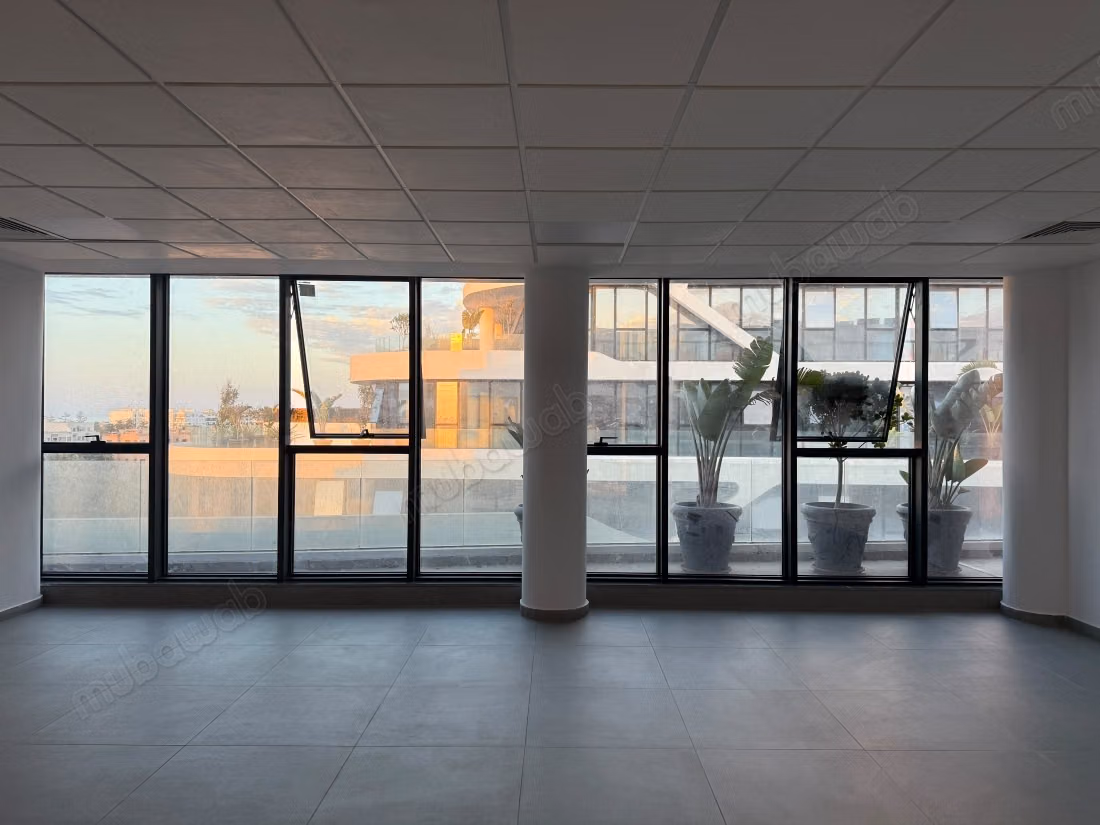 Plateau de Bureau Neuf à Louer – Les Orchidées VI