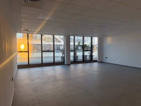 Plateau de Bureau Neuf à Louer – Les Orchidées VI