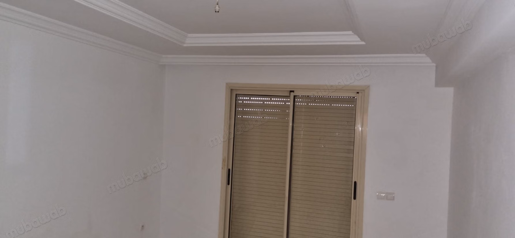 Sell apartment in Tamesna. 6 comfortable rooms. Typical Moroccan living room, secure residence