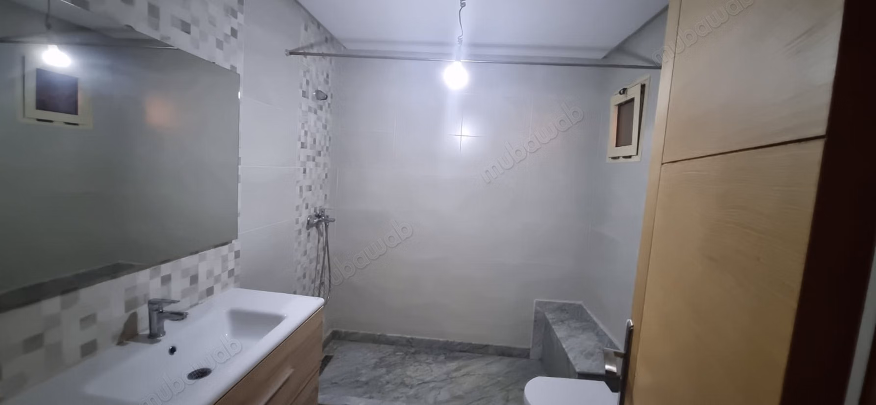 Sell apartment in Tamesna. 6 comfortable rooms. Typical Moroccan living room, secure residence