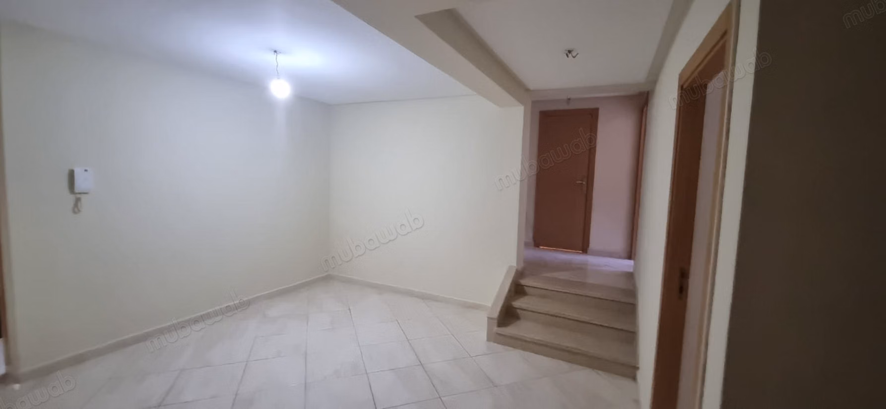Sell apartment in Tamesna. 6 comfortable rooms. Typical Moroccan living room, secure residence
