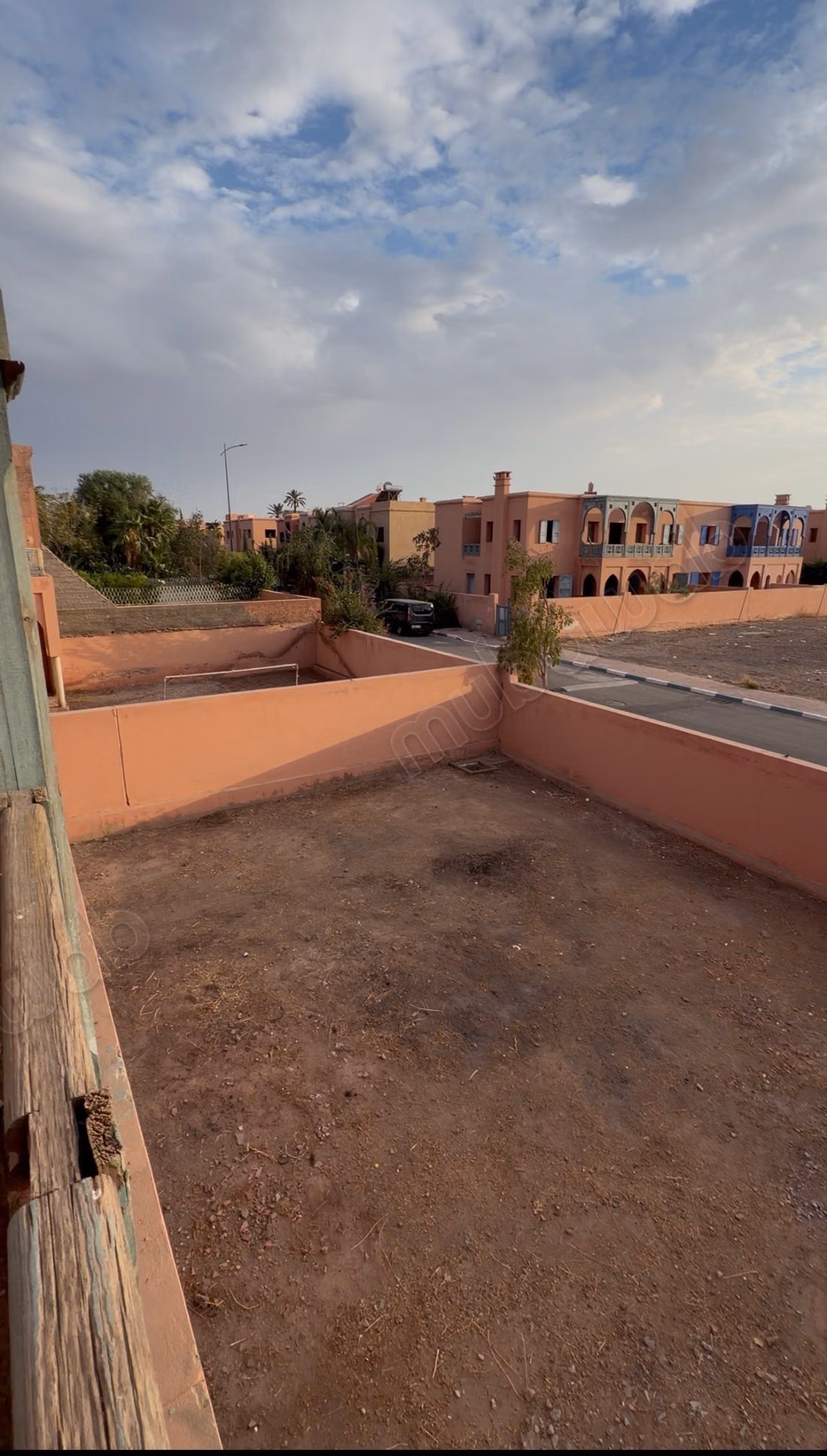 For sale - semi-finished villa in Targa, Marrakech, without neighbors on 3 sides