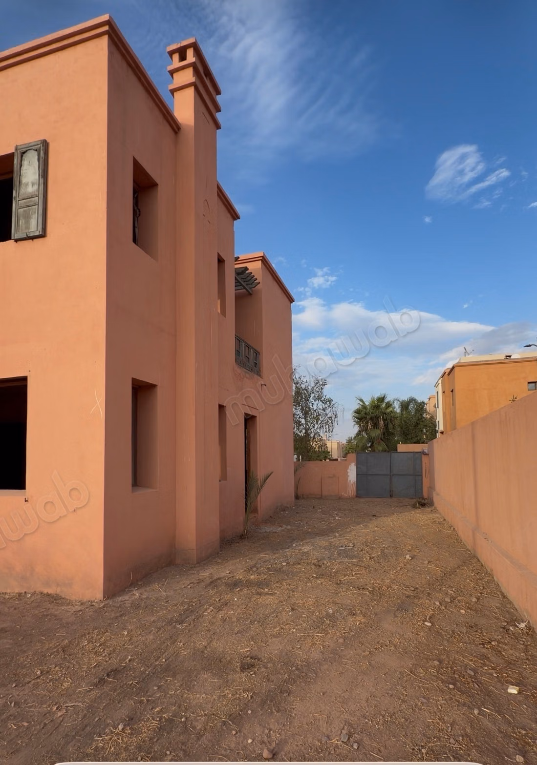 For sale - semi-finished villa in Targa, Marrakech, without neighbors on 3 sides