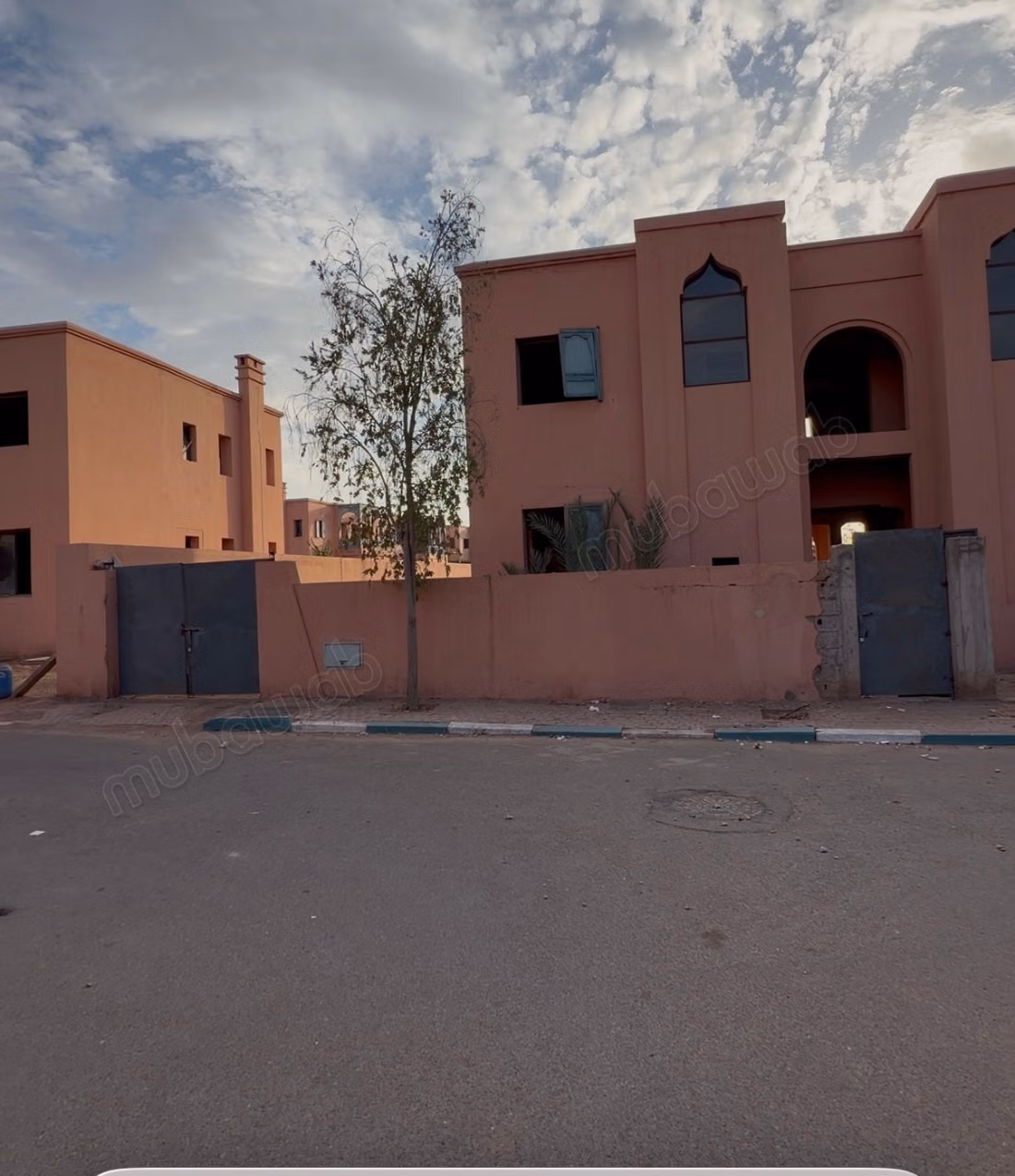 For sale - semi-finished villa in Targa, Marrakech, without neighbors on 3 sides