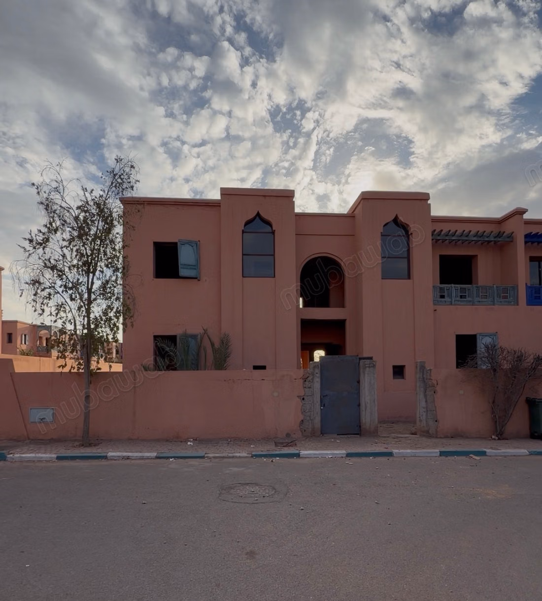 For sale - semi-finished villa in Targa, Marrakech, without neighbors on 3 sides
