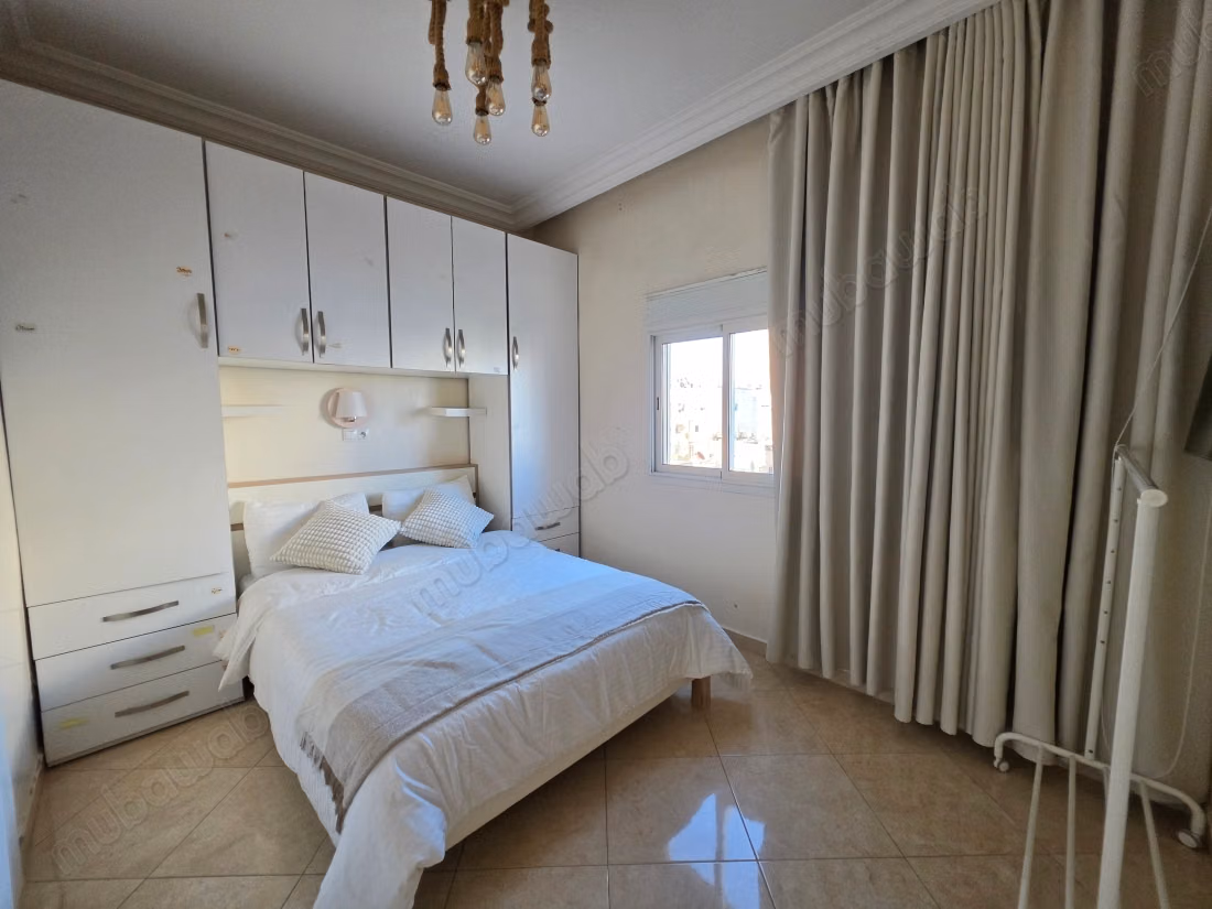 2 Bedroom Apartment Without Overlook, Burgundy