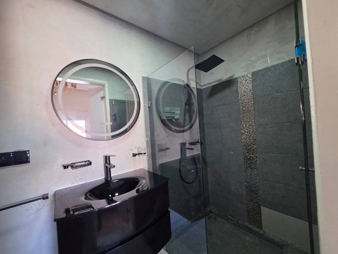 2 Bedroom Apartment Without Overlook, Burgundy