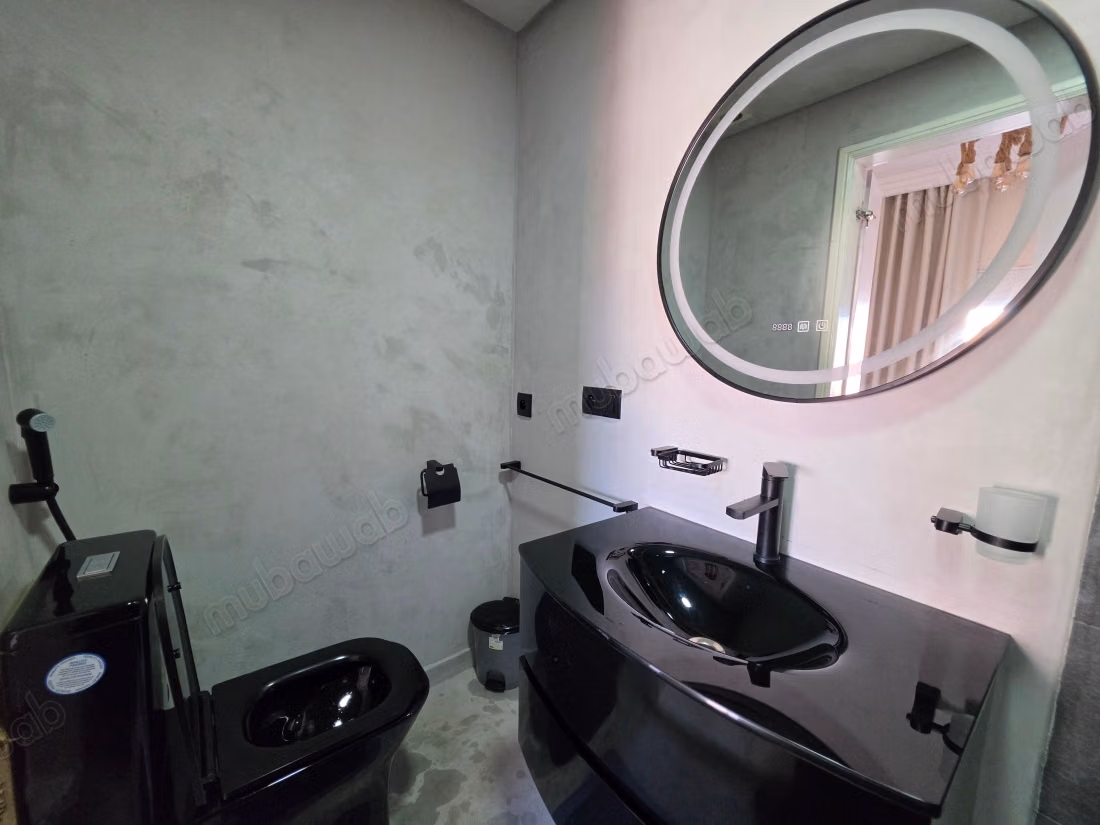 2 Bedroom Apartment Without Overlook, Burgundy