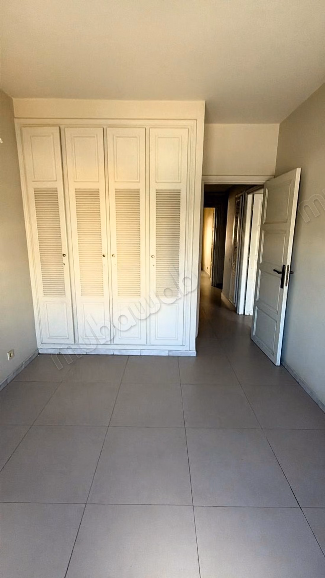 Luxury 3 Room Apartment 133m² in Les Princesses Without