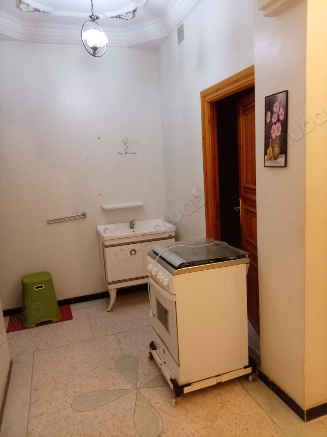 Superbo appartamento in affitto ad Al Wifaq. Superficie 110 m². Cucina ben attrezzata
