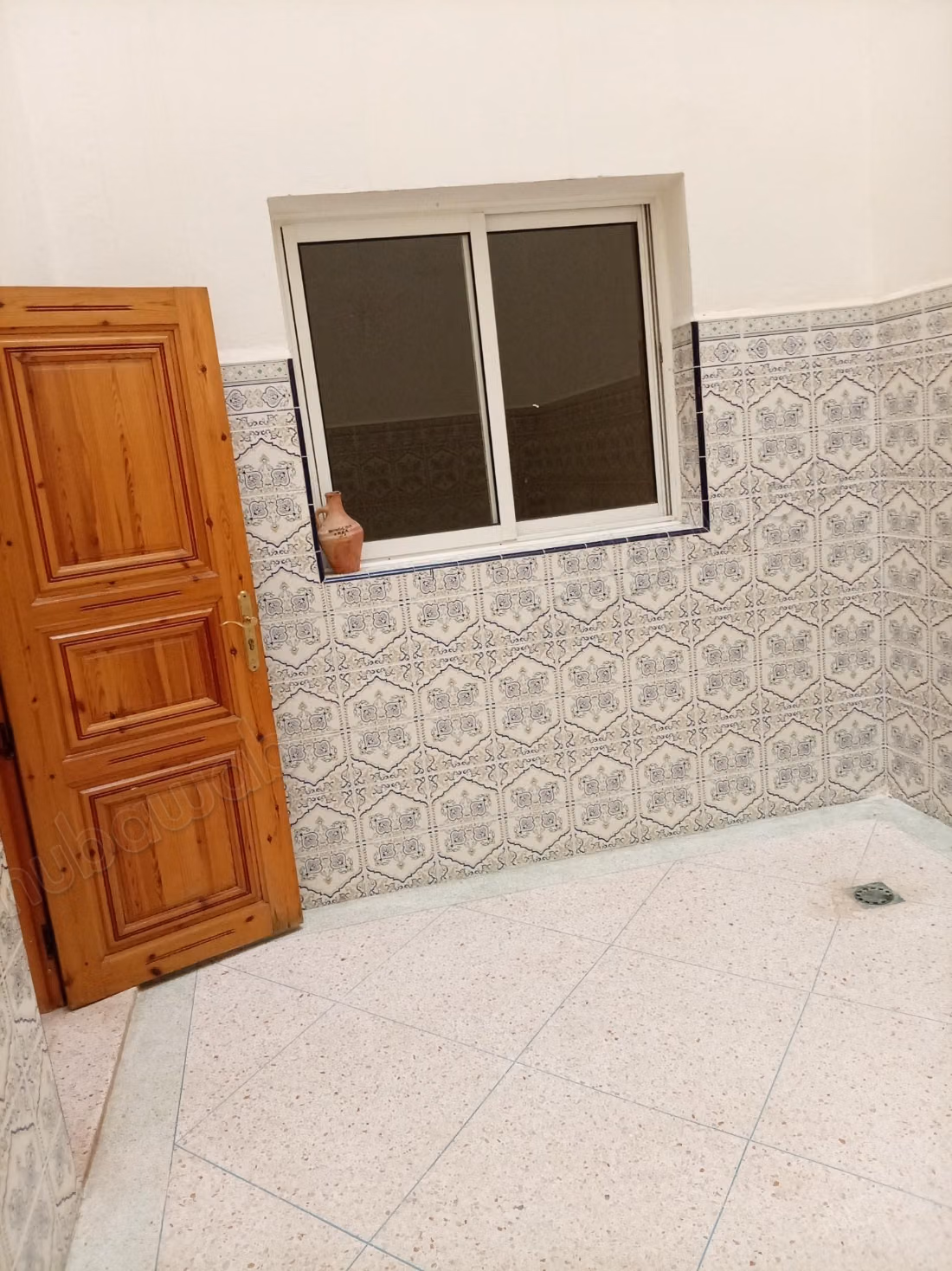 Superbo appartamento in affitto ad Al Wifaq. Superficie 110 m². Cucina ben attrezzata
