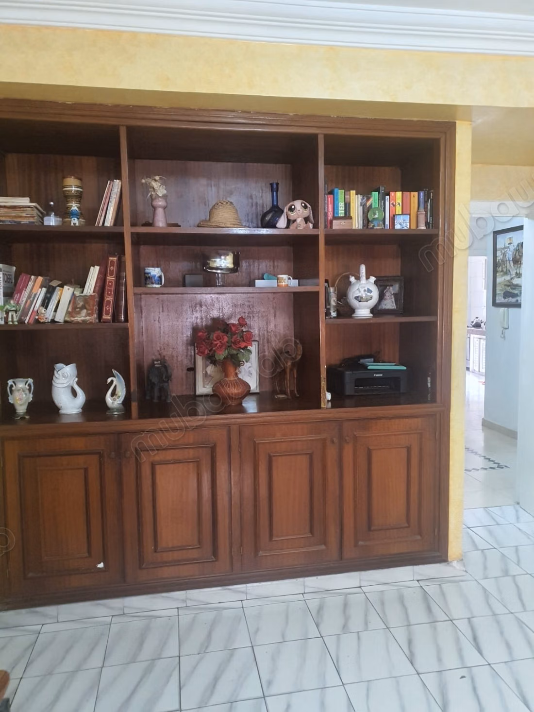 Sale of a beautiful apartment in Burger. Total area 152 m². Concierge service, air conditioning