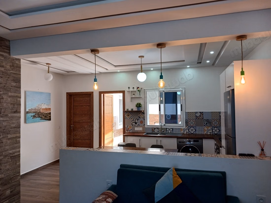 Appartement à louer à Tamraght. 
Surface de 80 m². 
Bien meublé