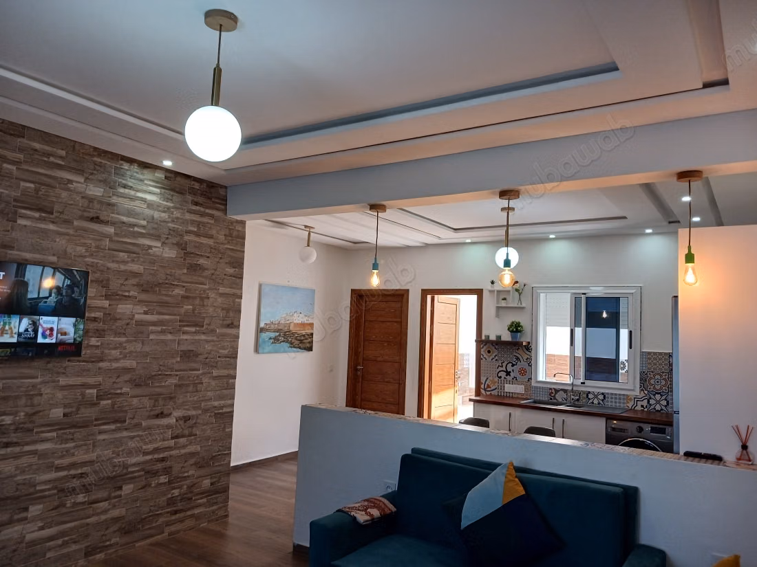 Appartement à louer à Tamraght. 
Surface de 80 m². 
Bien meublé