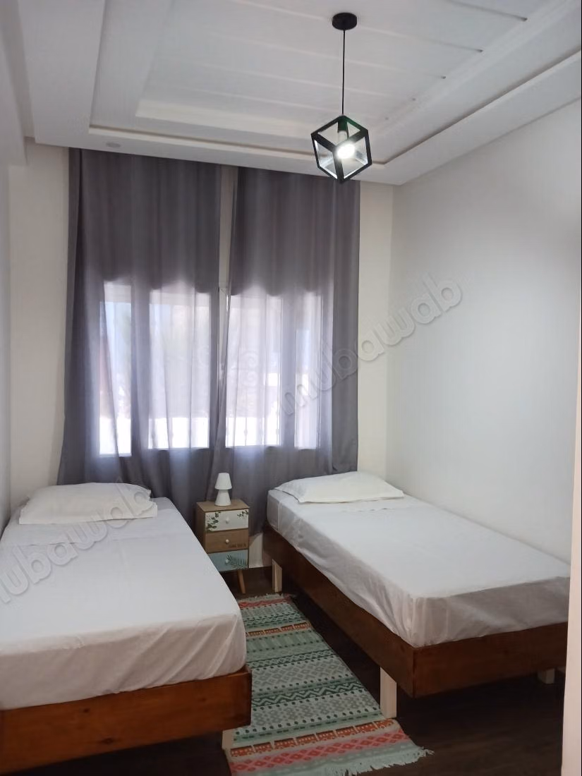 Appartement à louer à Tamraght. 
Surface de 80 m². 
Bien meublé