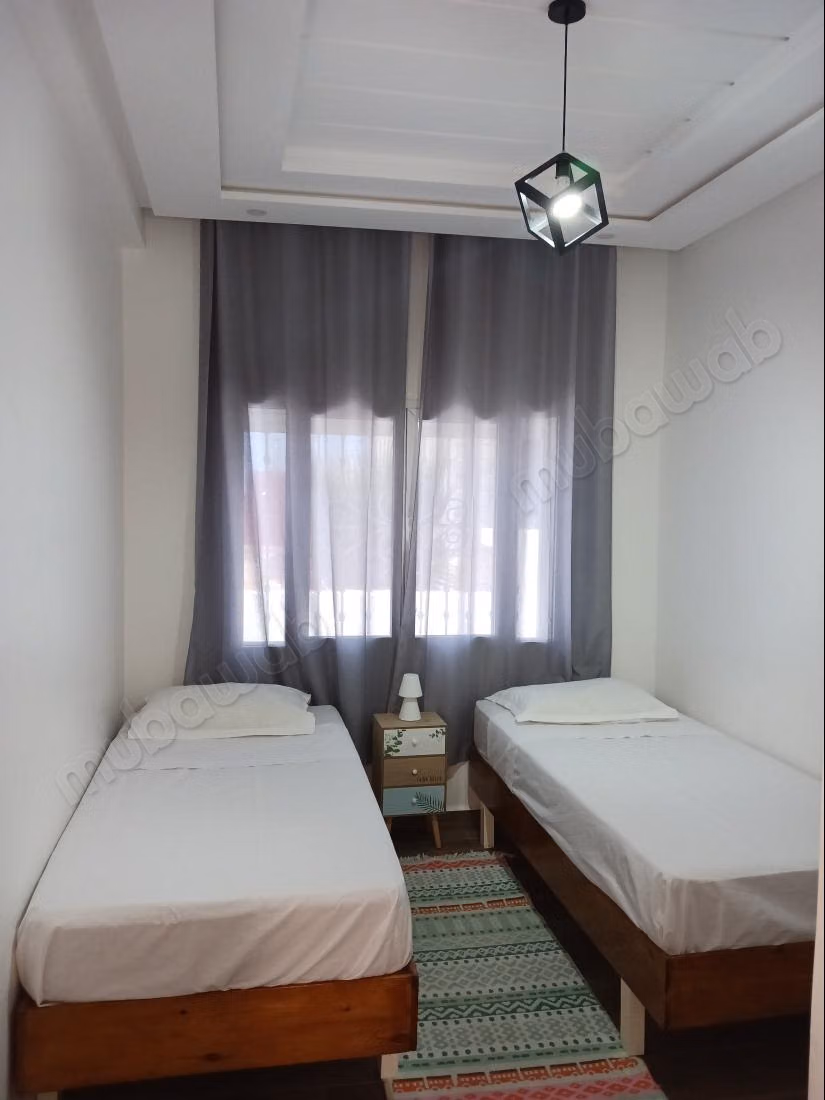Appartement à louer à Tamraght. 
Surface de 80 m². 
Bien meublé