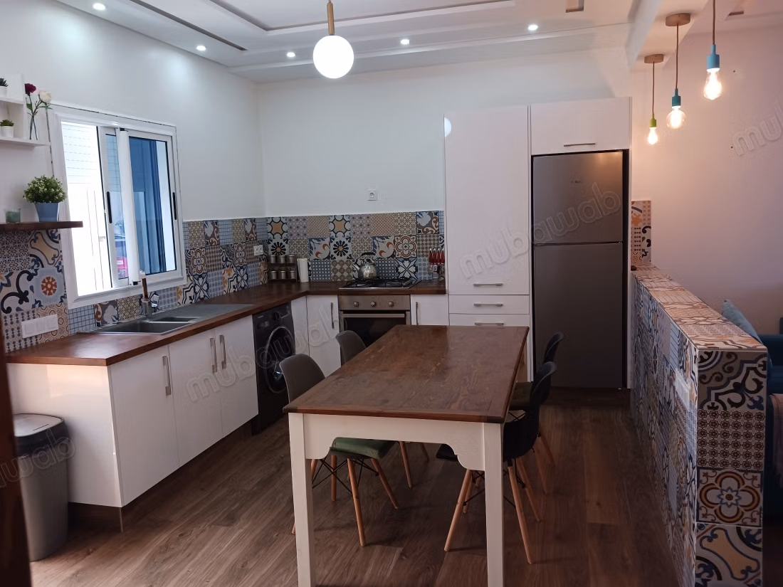 Appartement à louer à Tamraght. 
Surface de 80 m². 
Bien meublé
