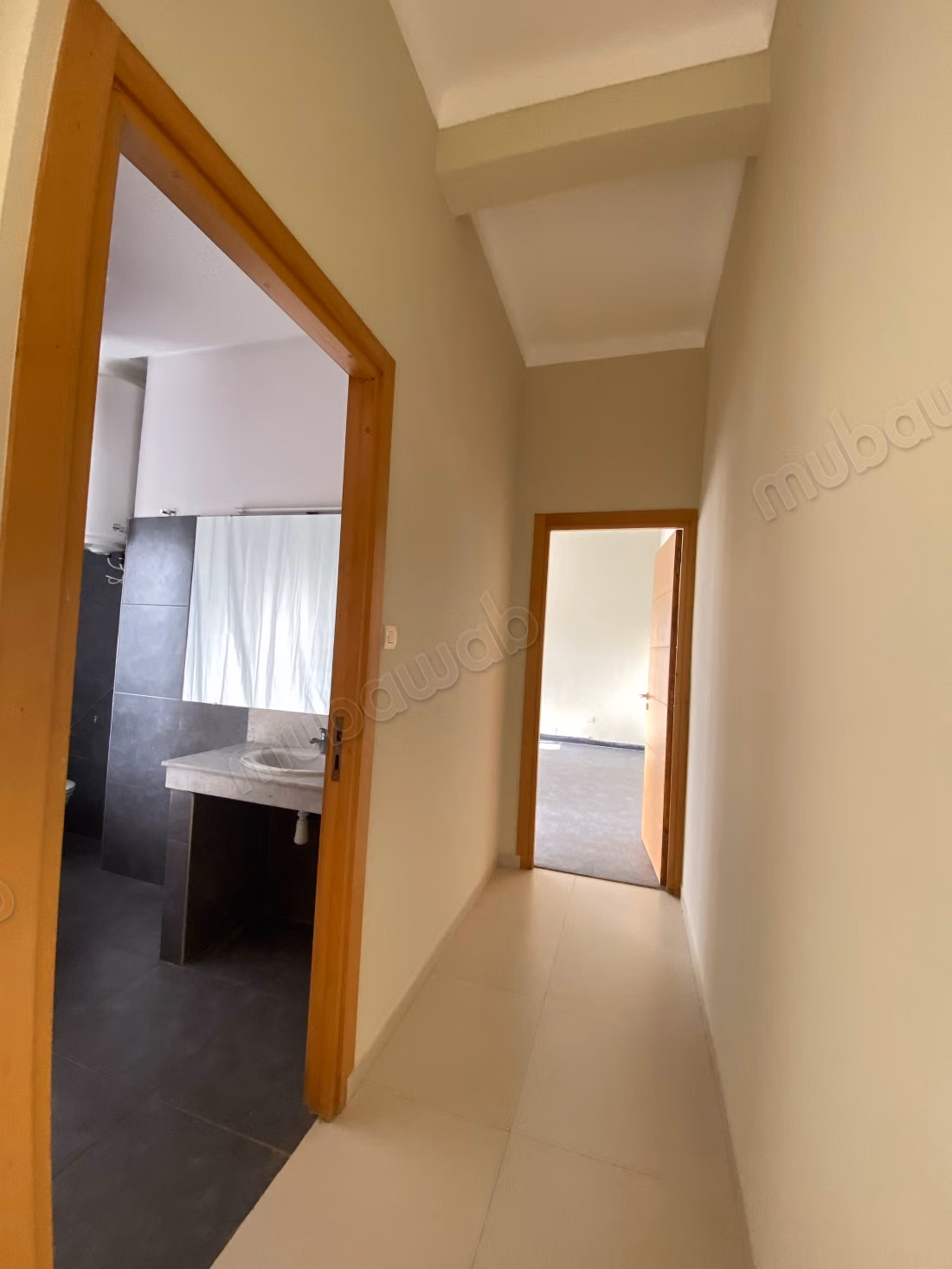 Location villa de luxe à Quartier Administratif. 
6 pièces confortables. 
Terrasse et jardin