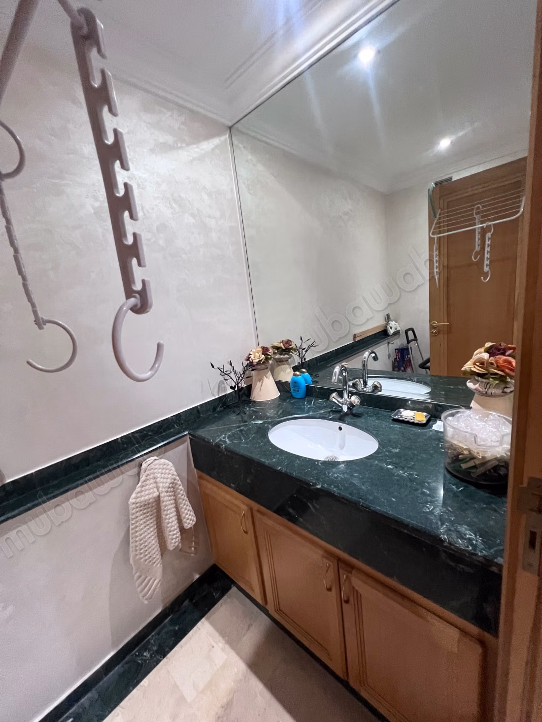 For sale - Apartment in Racine. Area of 199 m². Elevator and parking
