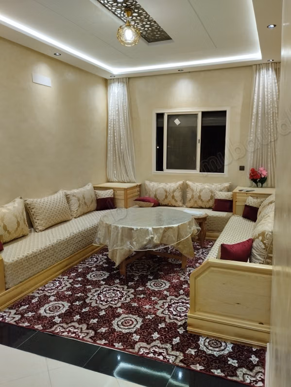 Appartements à louer à Hay Salam. Surface totale 50 m². Antenne parabolique et sécurité