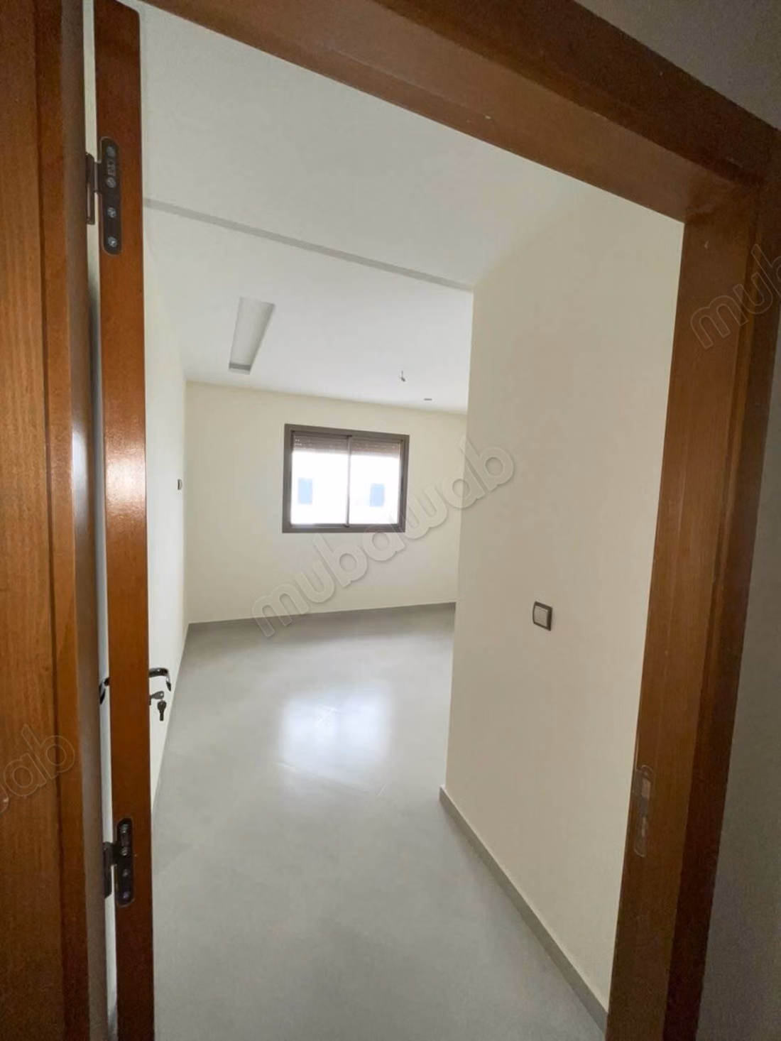 Apartment with 2 facades 80m² with titled garage