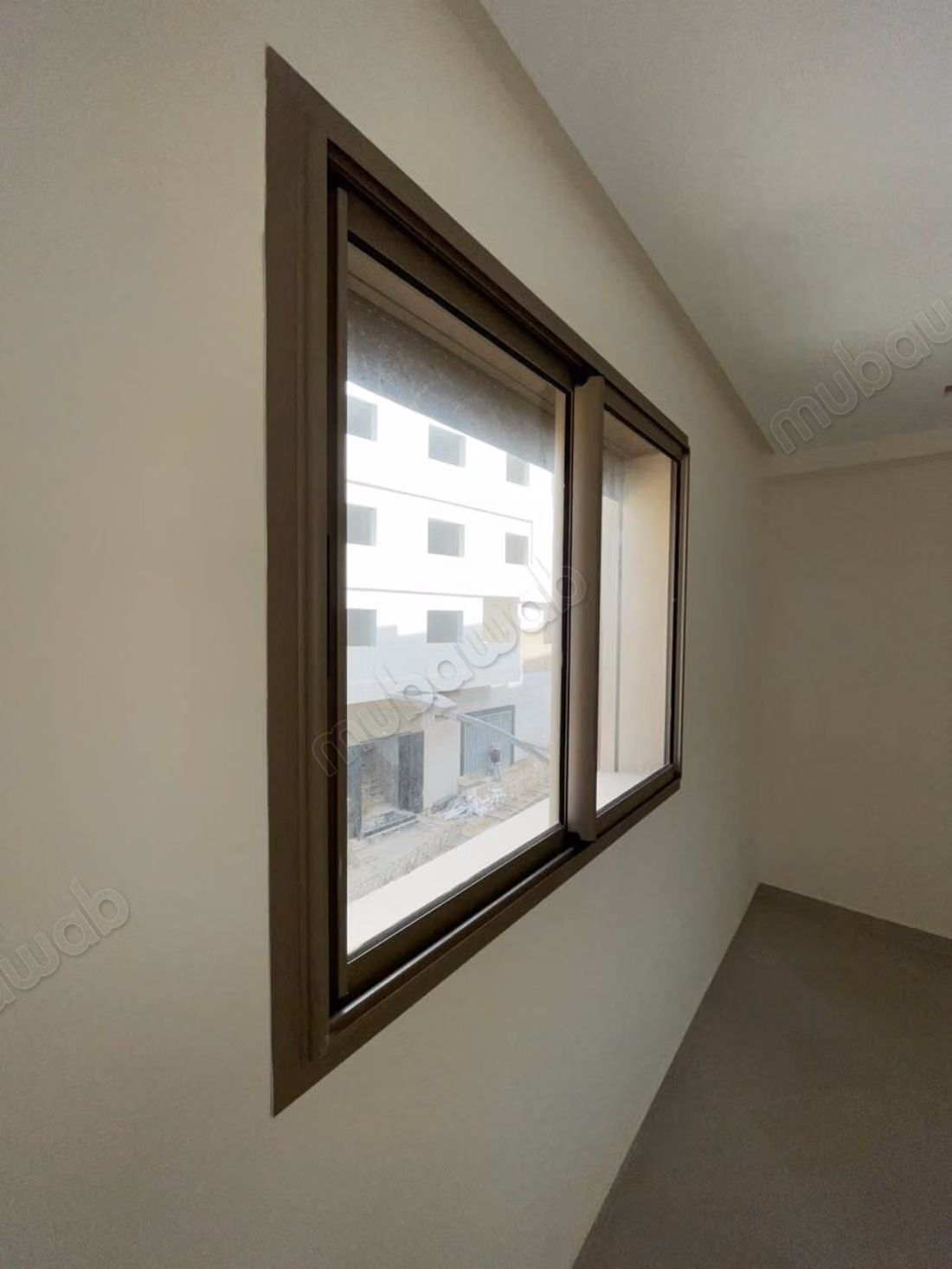 Apartment with 2 facades 80m² with titled garage