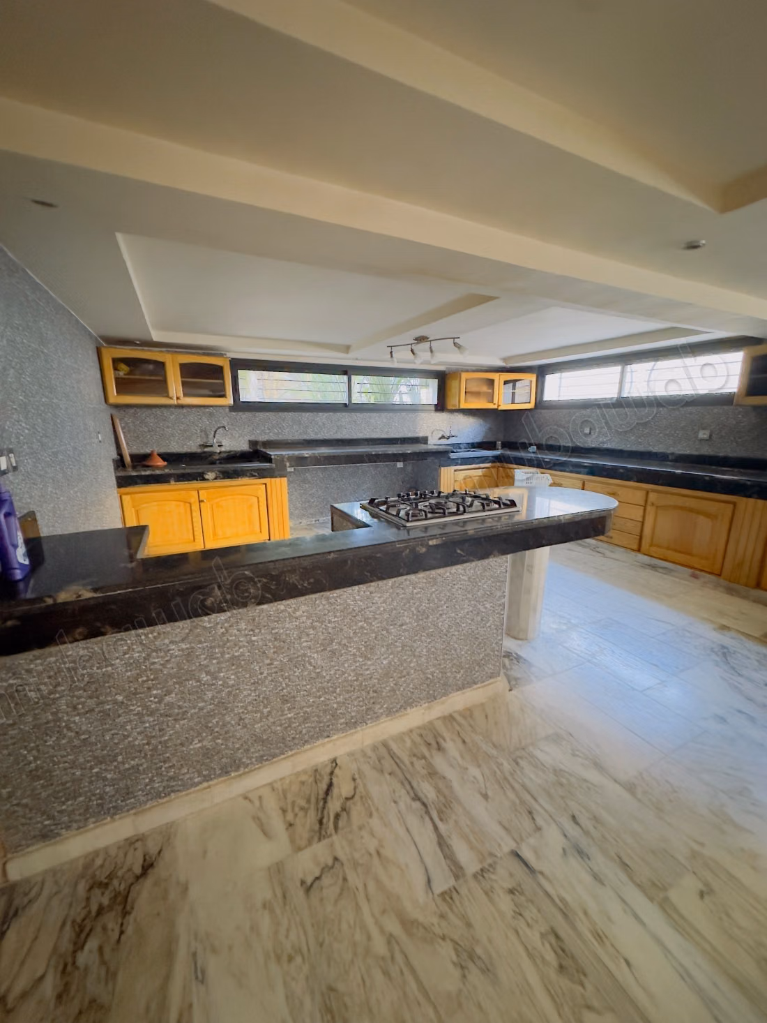 Prachtige Moderne Villa met 3 Gevels en Zwembad - Al Boustane Buurt, El Jadida