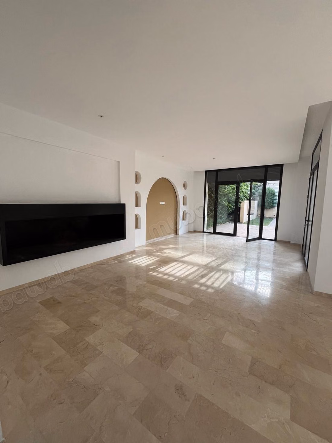 Superbe villa à louer à Amelkis. 6 pièces. Concierge et piscine
